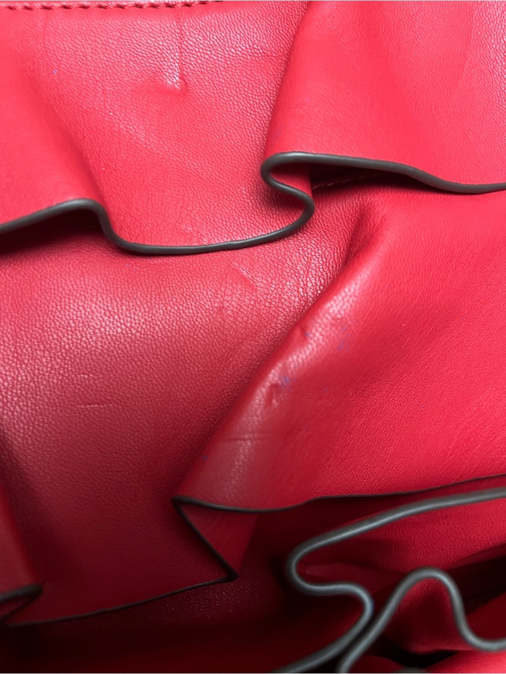 Bright Red Ruffled Purse - Picture 6 of 6